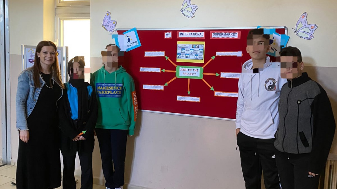 e Twinning Projesi Okul Panomuz ve Logomuz hazırlandı